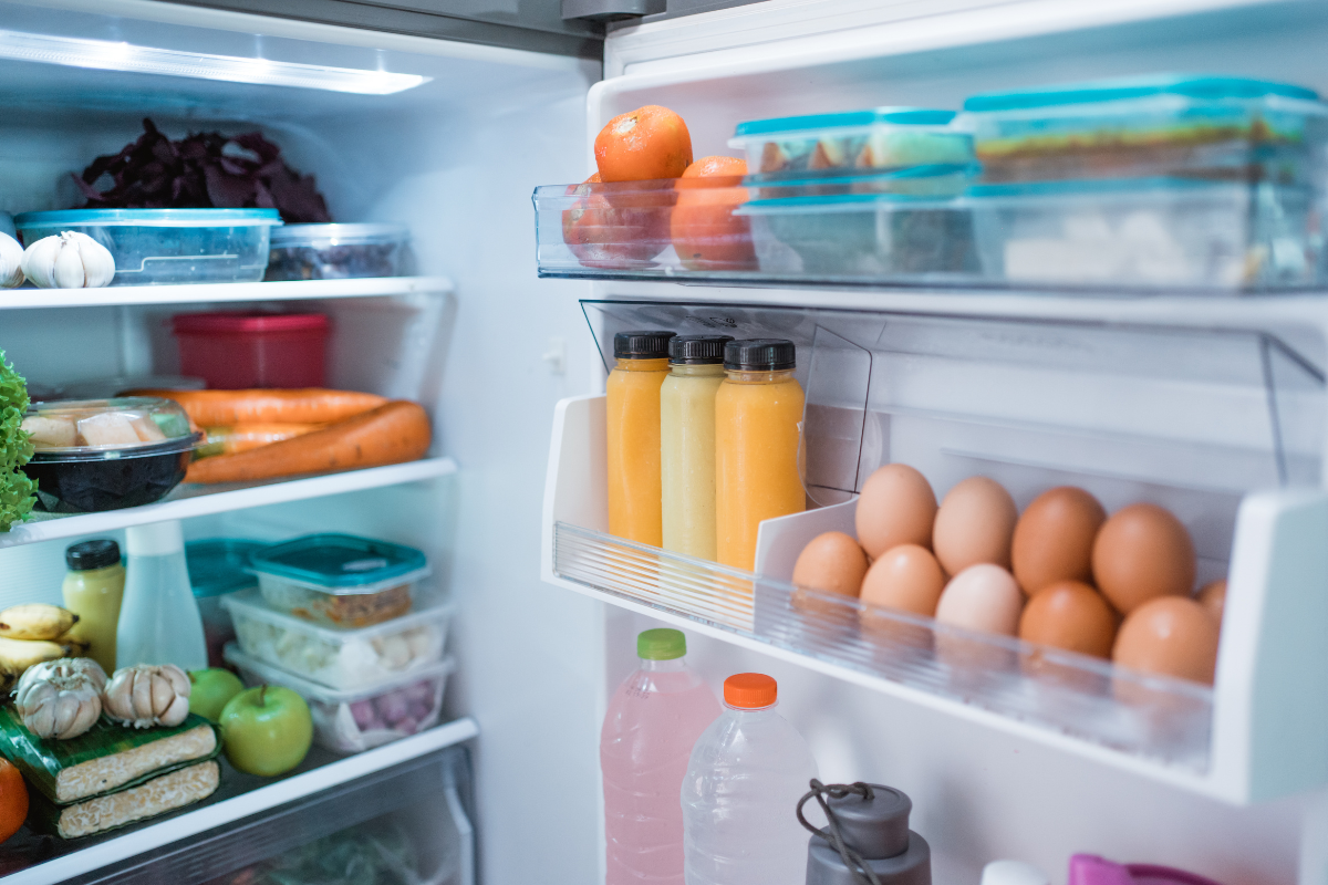 pintu kulkas terbuka