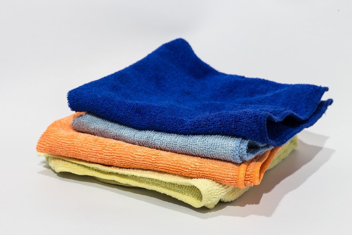 kain microfiber warna-warni