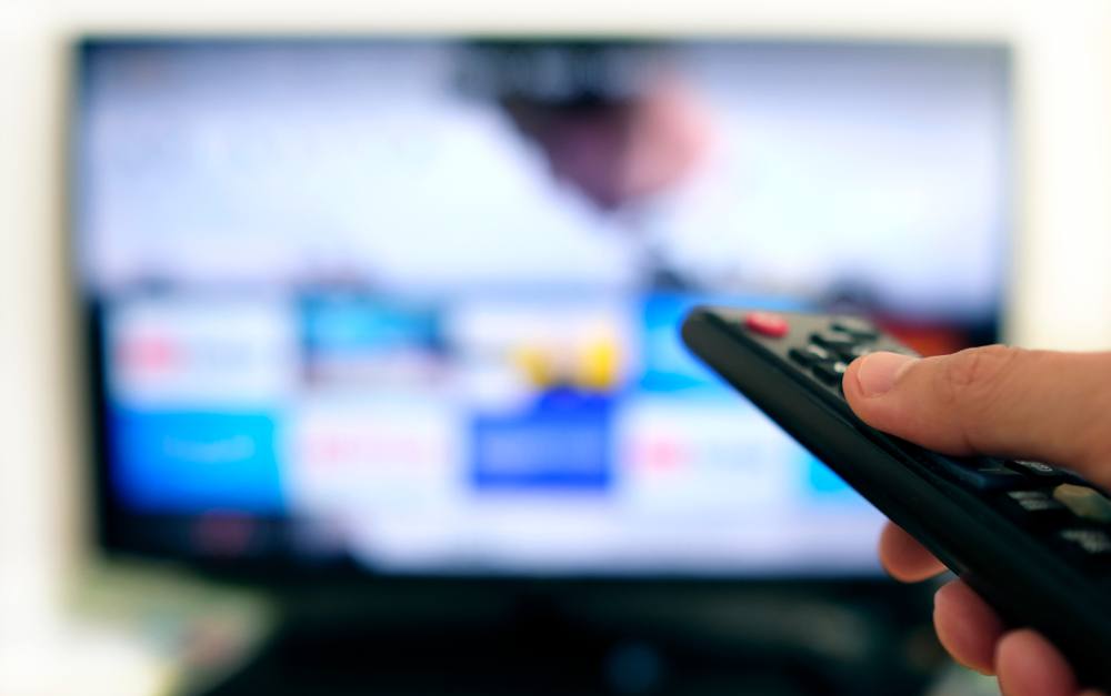 menggunakan TV digital